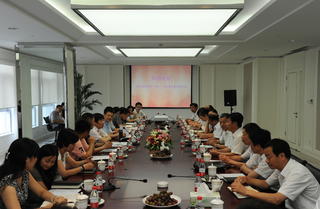 藍(lán)天裝飾公司組織機(jī)關(guān)主要部門領(lǐng)導(dǎo)赴亞廈股份對(duì)口交流學(xué)習(xí)